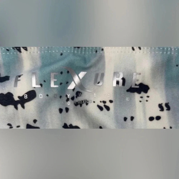 Flexure Body Wear Leggings - Picture 6 of 6